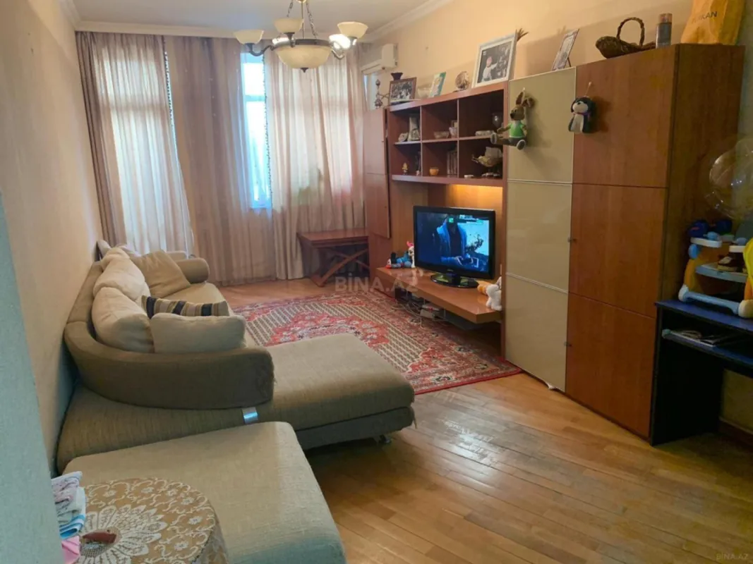 Satılır 2 otaqlı mənzil 86 m²
