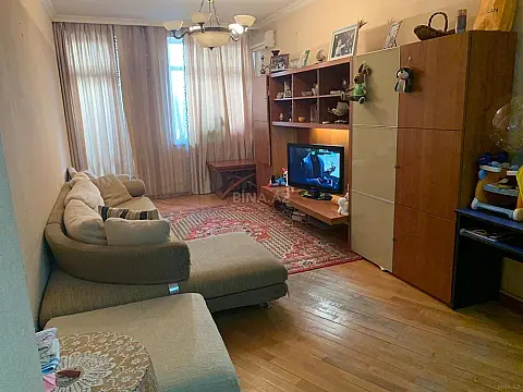 Satılır 2 otaqlı mənzil 86 m²