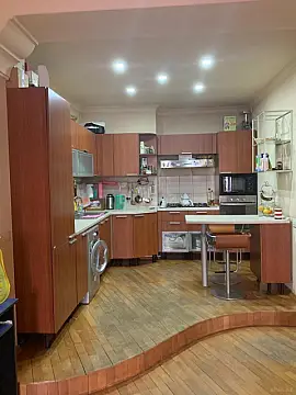 Satılır 2 otaqlı mənzil 86 m²