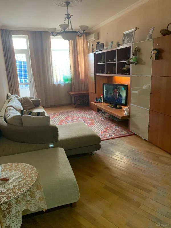 Satılır 2 otaqlı mənzil 86 m²