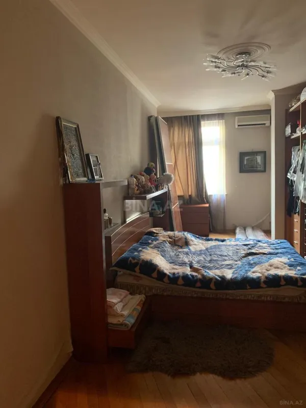 Satılır 2 otaqlı mənzil 86 m²