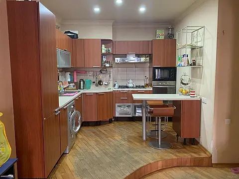 Satılır 2 otaqlı mənzil 86 m²