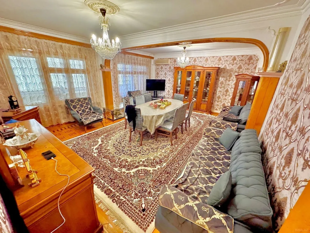 Satılır 5 otaqlı mənzil 115 m²