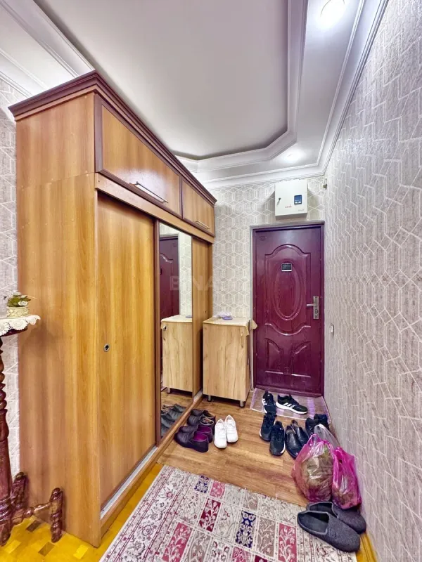 Satılır 5 otaqlı mənzil 115 m²