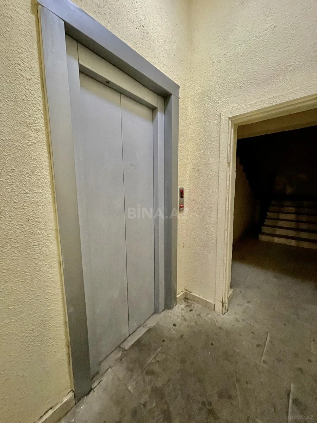 Satılır 5 otaqlı mənzil 115 m²