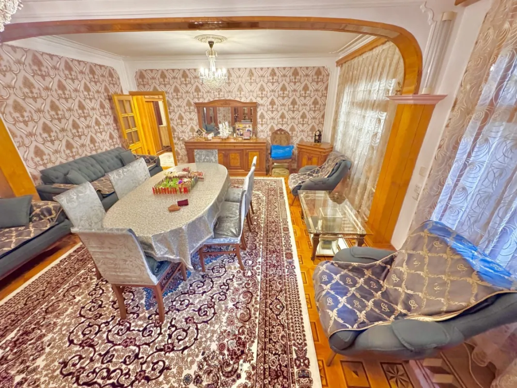 Satılır 5 otaqlı mənzil 115 m²