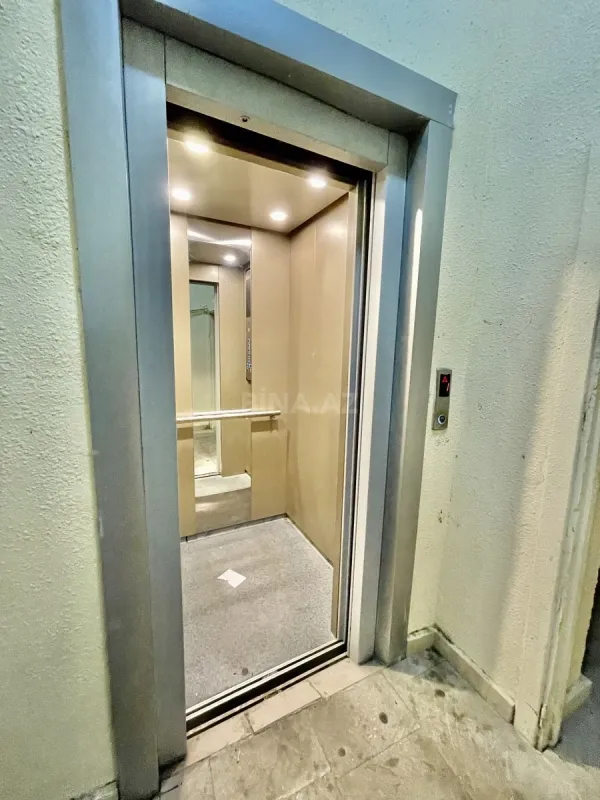 Satılır 5 otaqlı mənzil 115 m²
