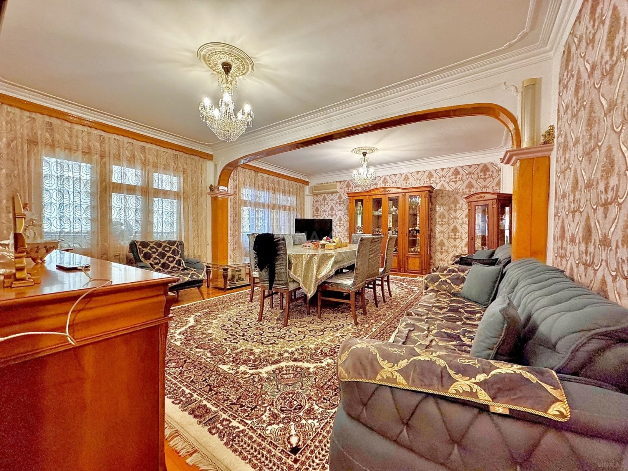 Satılır 5 otaqlı mənzil 115 m²