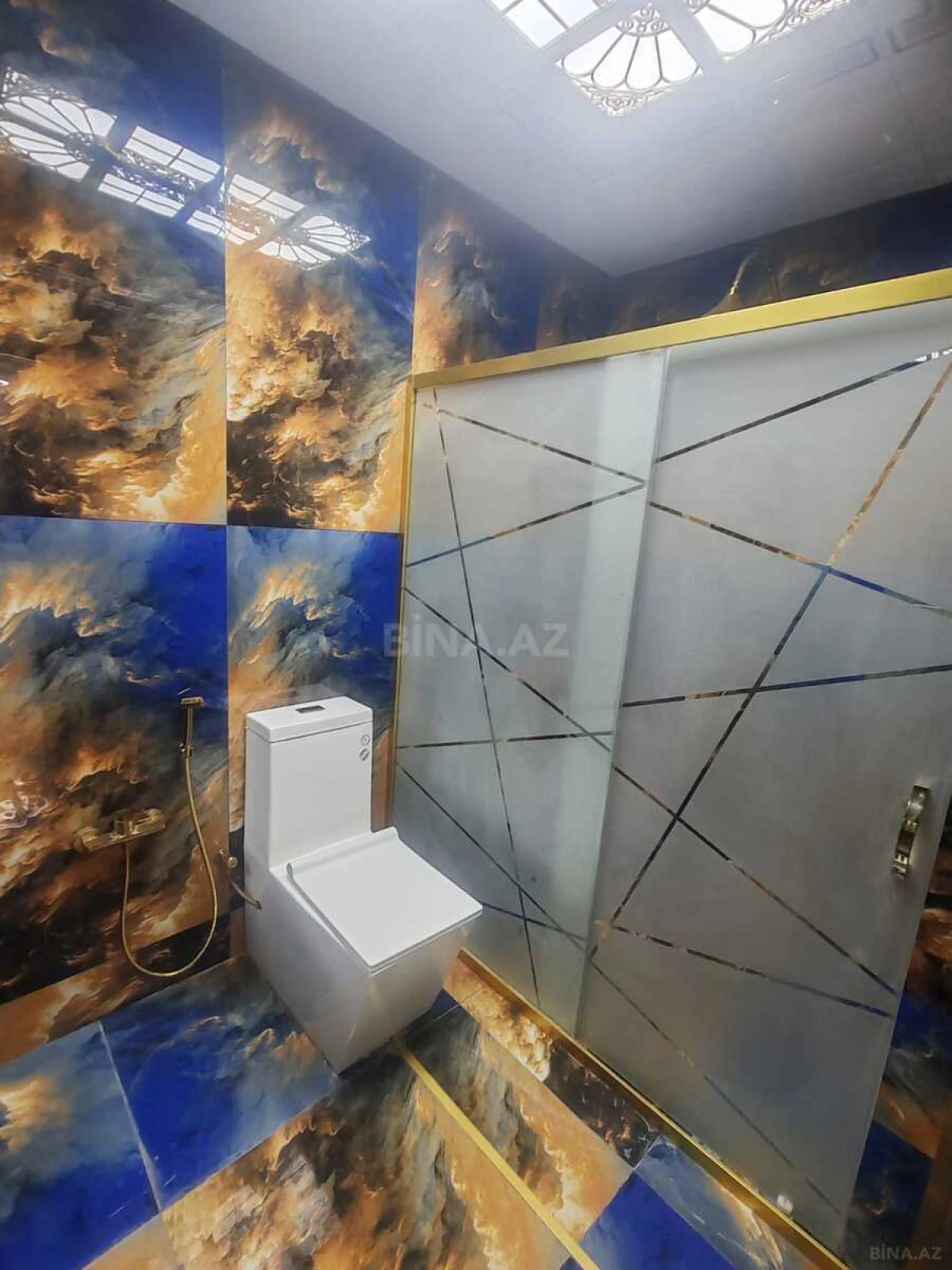 Satılır 4 otaqlı mənzil 165 m²