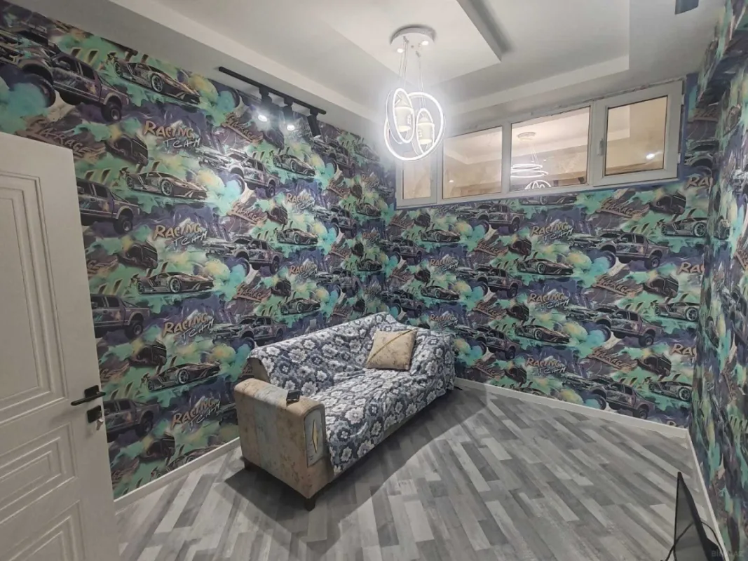 Satılır 4 otaqlı mənzil 165 m²