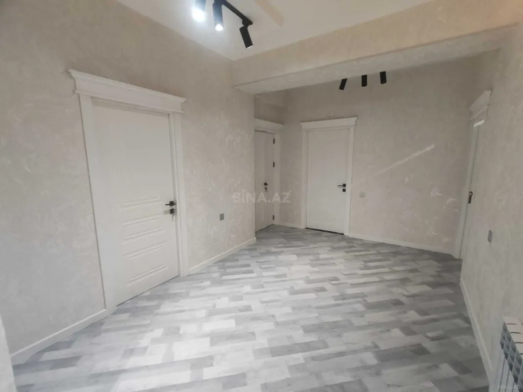 Satılır 4 otaqlı mənzil 165 m²