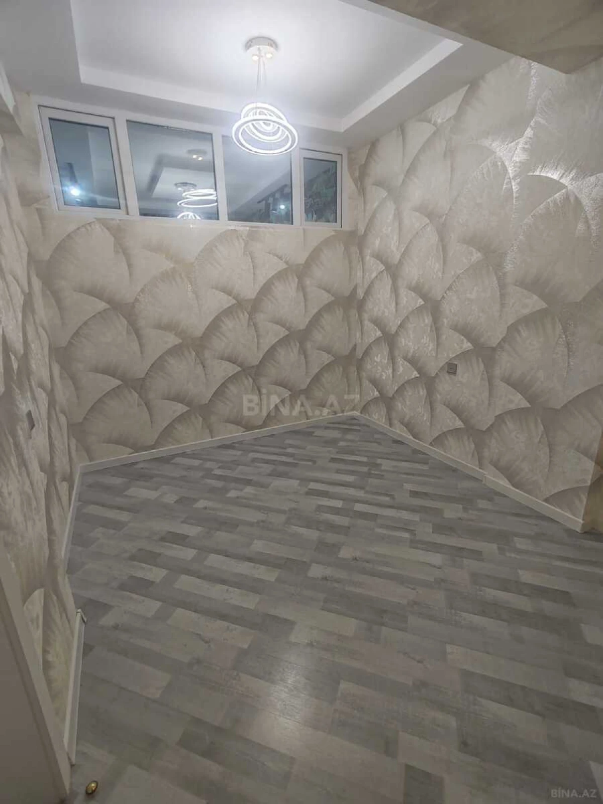 Satılır 4 otaqlı mənzil 165 m²