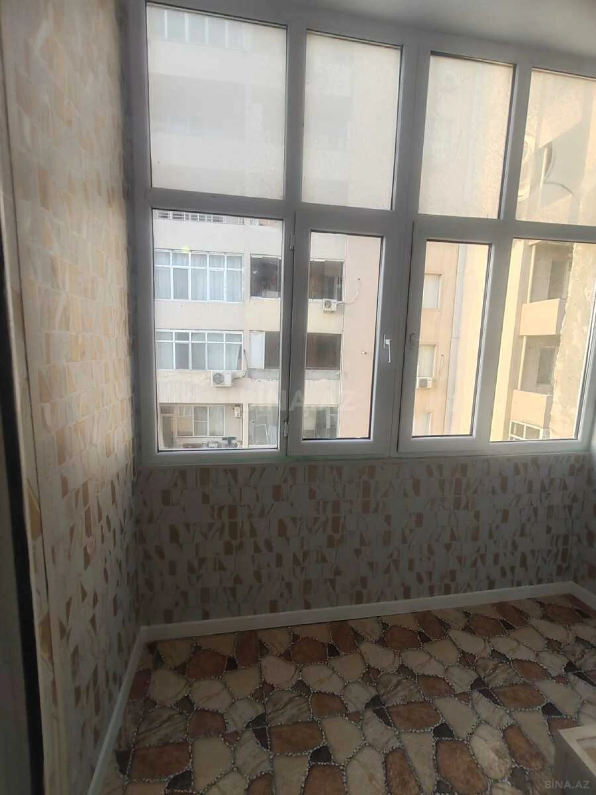 Satılır 4 otaqlı mənzil 165 m²