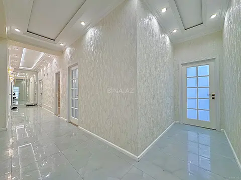 Satılır 4 otaqlı mənzil 136 m²