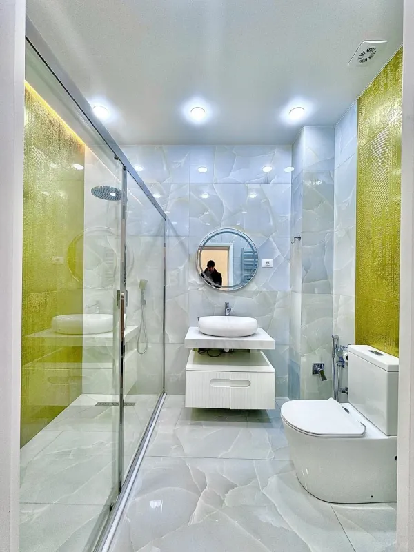 Satılır 4 otaqlı mənzil 136 m²