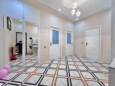 Satılır 2 otaqlı mənzil 71 m²