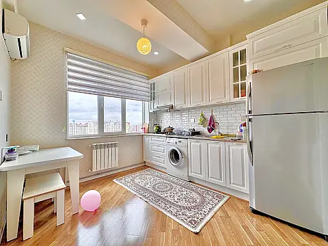 Satılır 2 otaqlı mənzil 71 m²