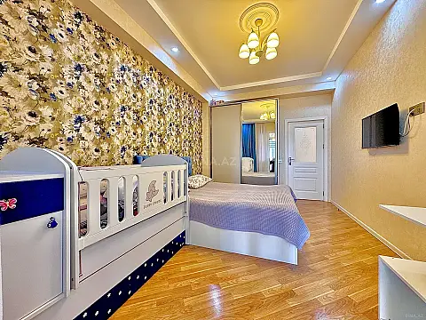 Satılır 2 otaqlı mənzil 71 m²