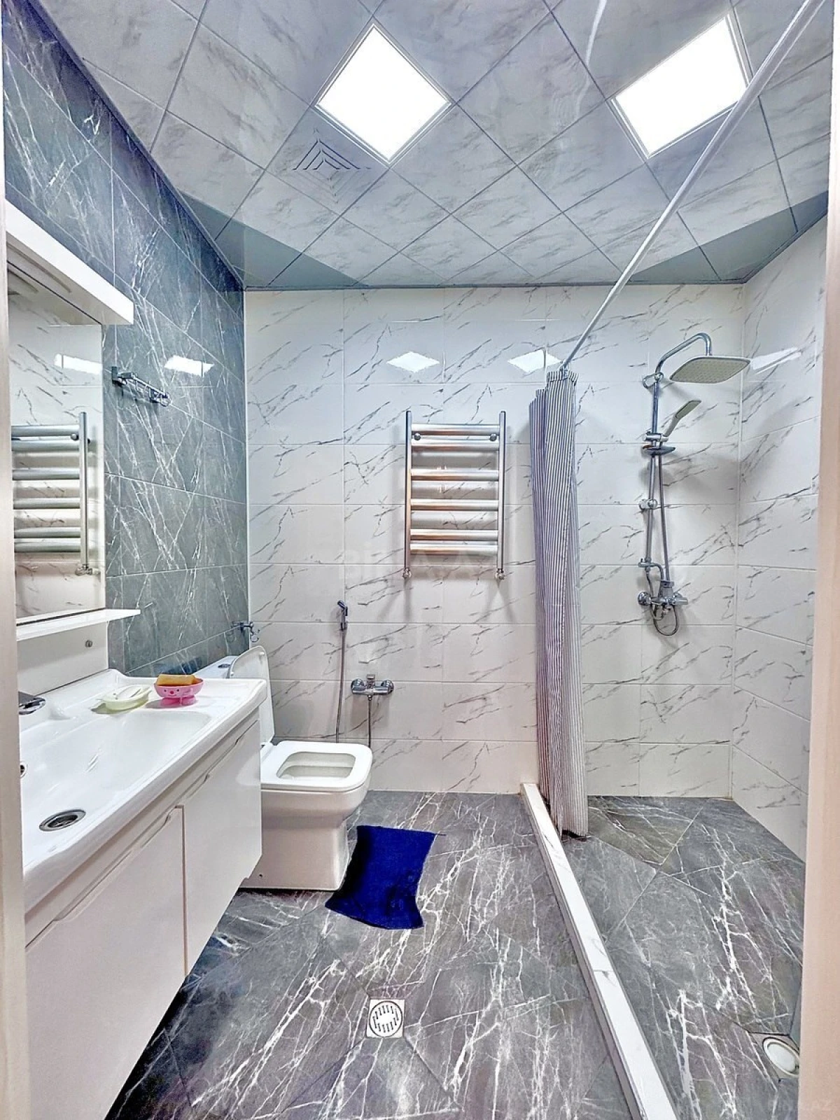 Satılır 2 otaqlı mənzil 71 m²