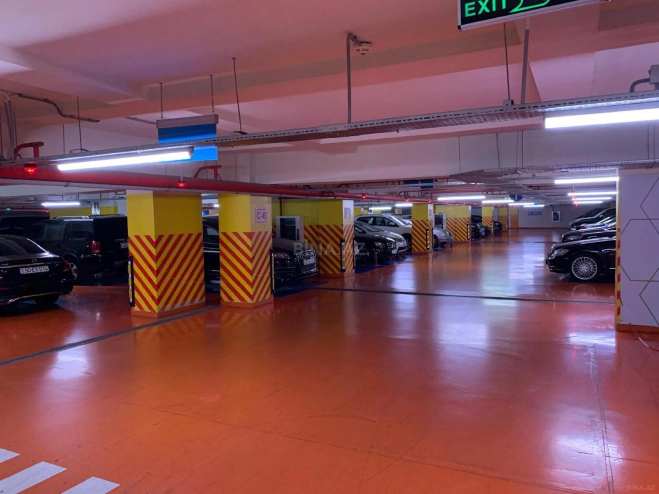 Kirayə verilir 2 otaqlı mənzil 75 m²