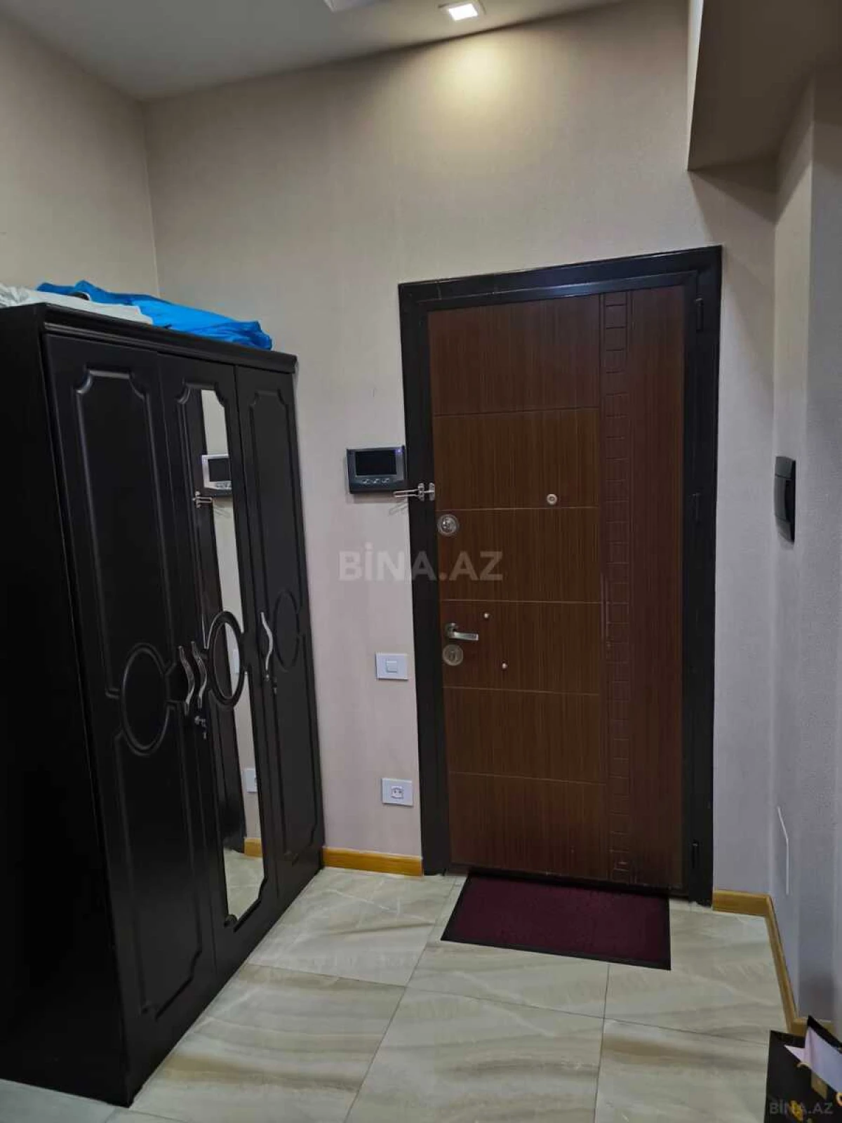 Kirayə verilir 2 otaqlı mənzil 75 m²