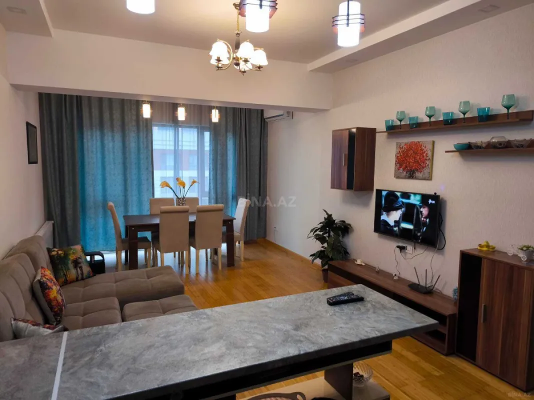 Kirayə verilir 2 otaqlı mənzil 75 m²