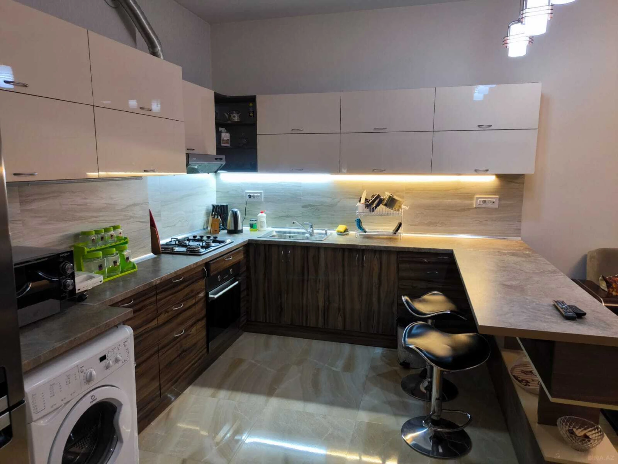 Kirayə verilir 2 otaqlı mənzil 75 m²