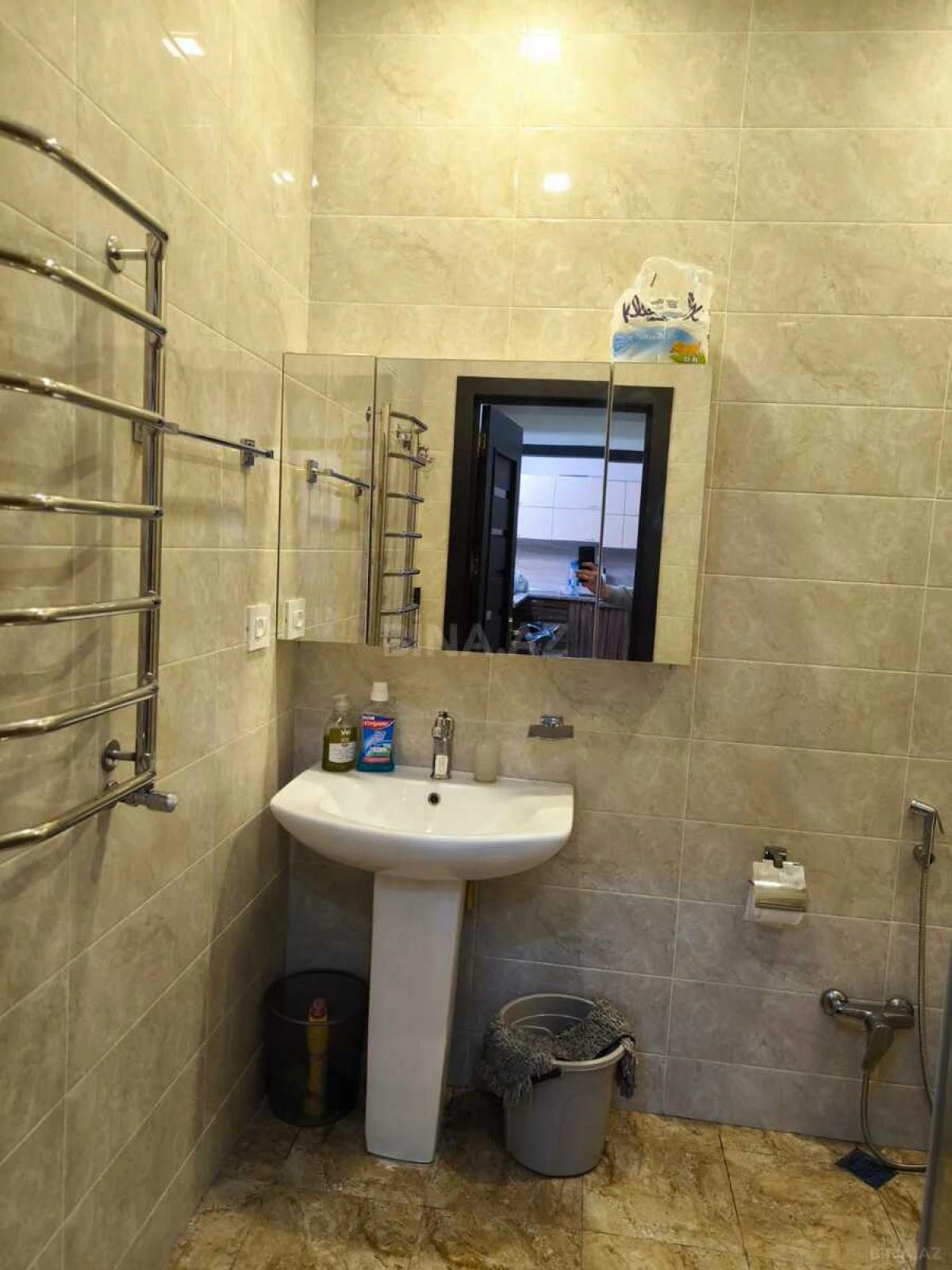Kirayə verilir 2 otaqlı mənzil 75 m²