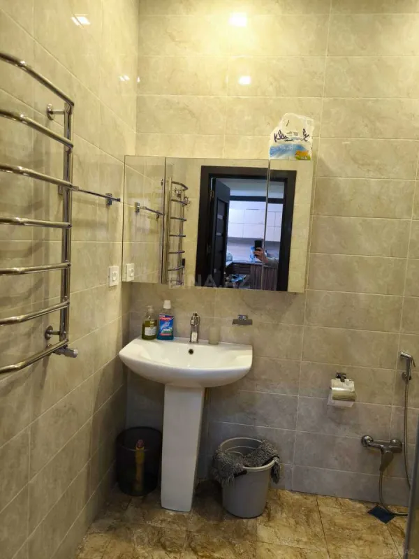 Kirayə verilir 2 otaqlı mənzil 75 m²