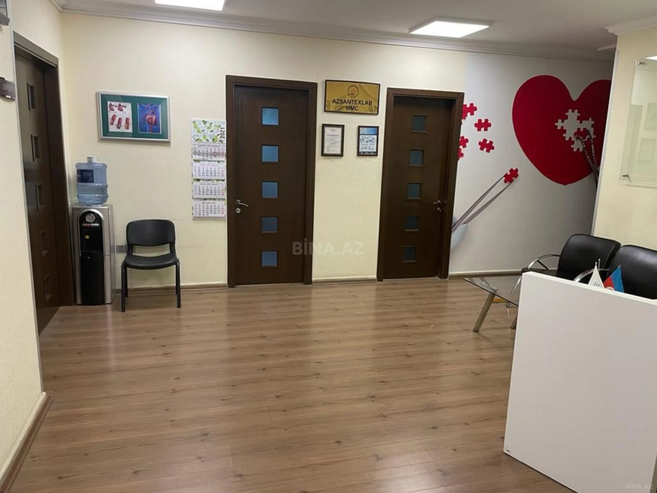 Satılır 5 otaqlı ofis 190 m²