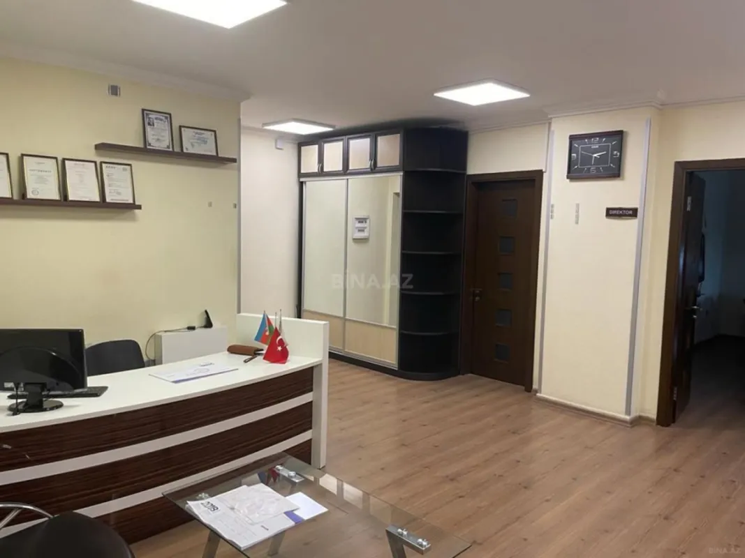 Satılır 5 otaqlı ofis 190 m²