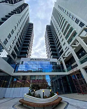 Satılır 4 otaqlı mənzil 163 m²