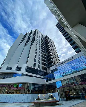 Satılır 4 otaqlı mənzil 163 m²
