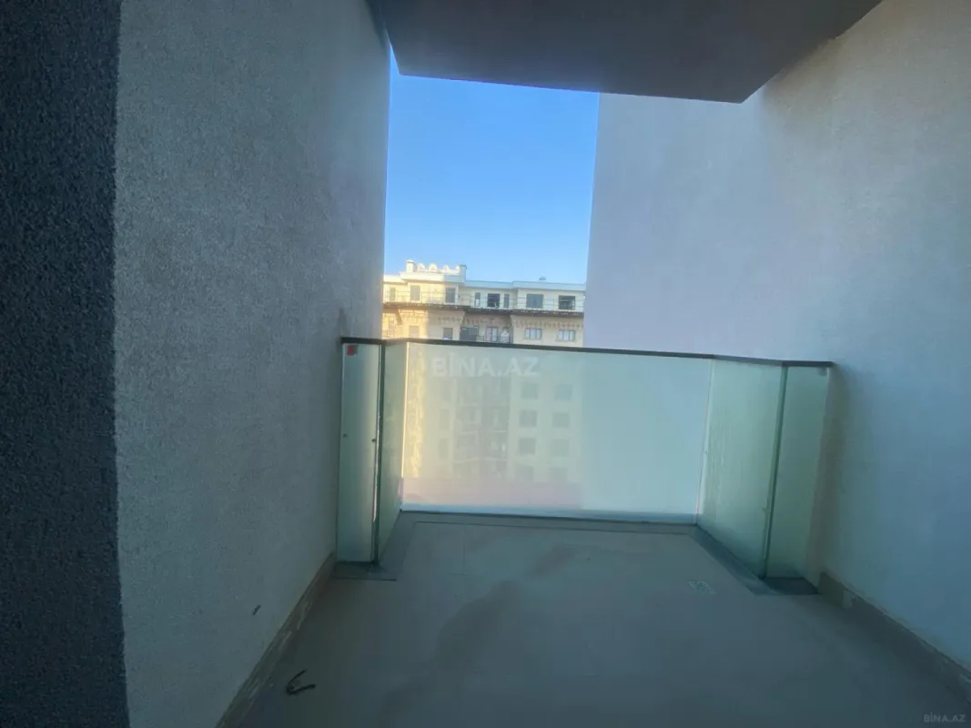 Satılır 4 otaqlı mənzil 163 m²