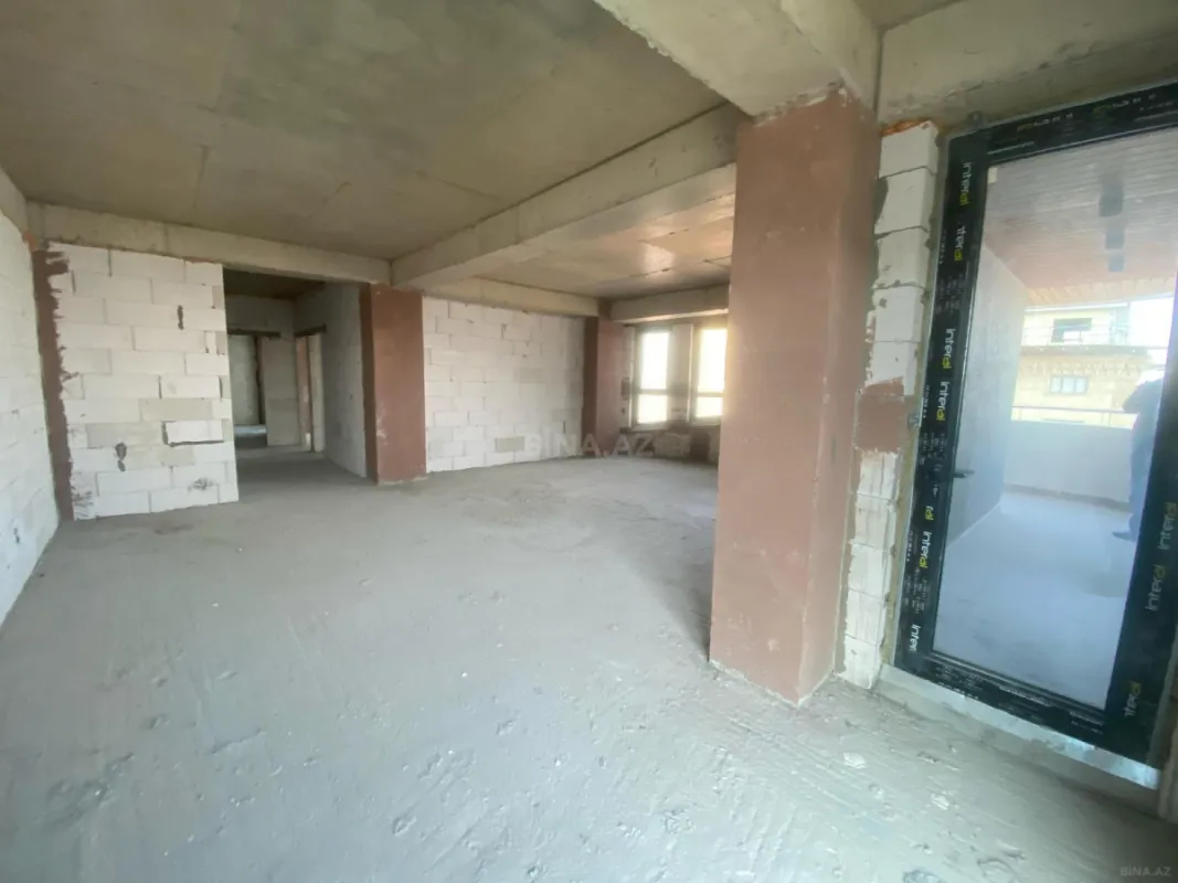 Satılır 4 otaqlı mənzil 163 m²