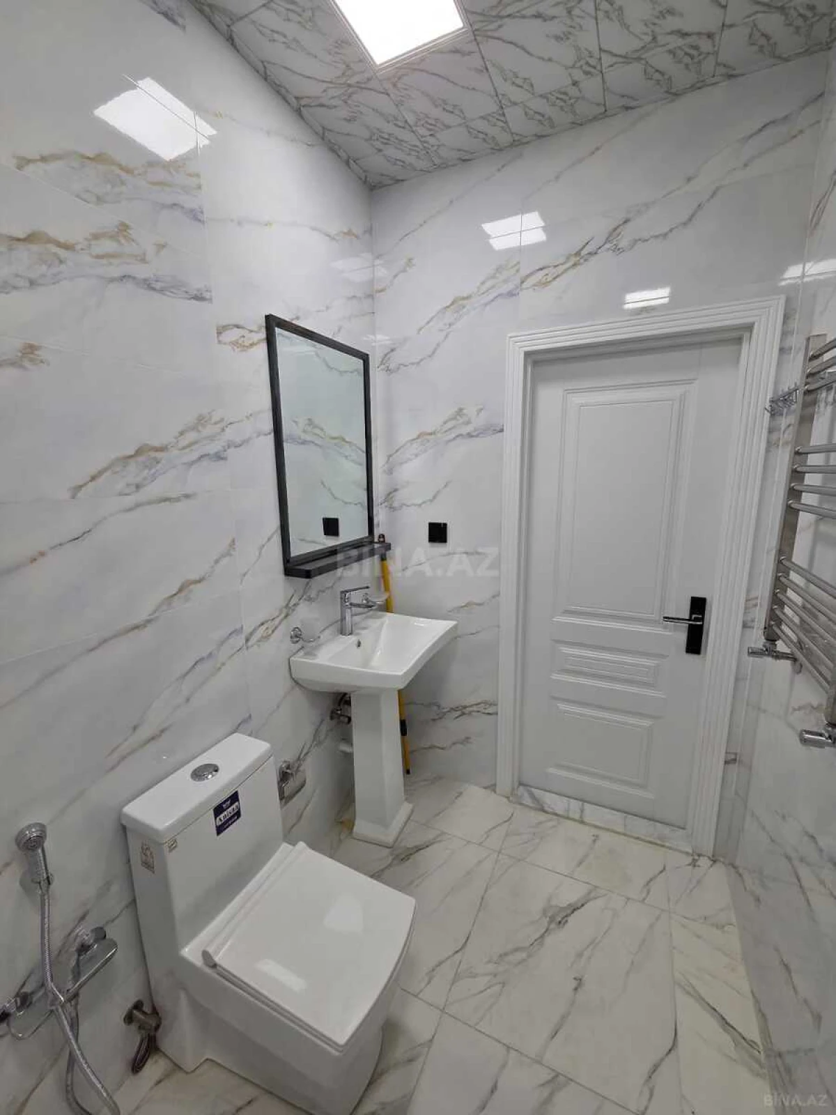 Satılır 2 otaqlı mənzil 60 m²