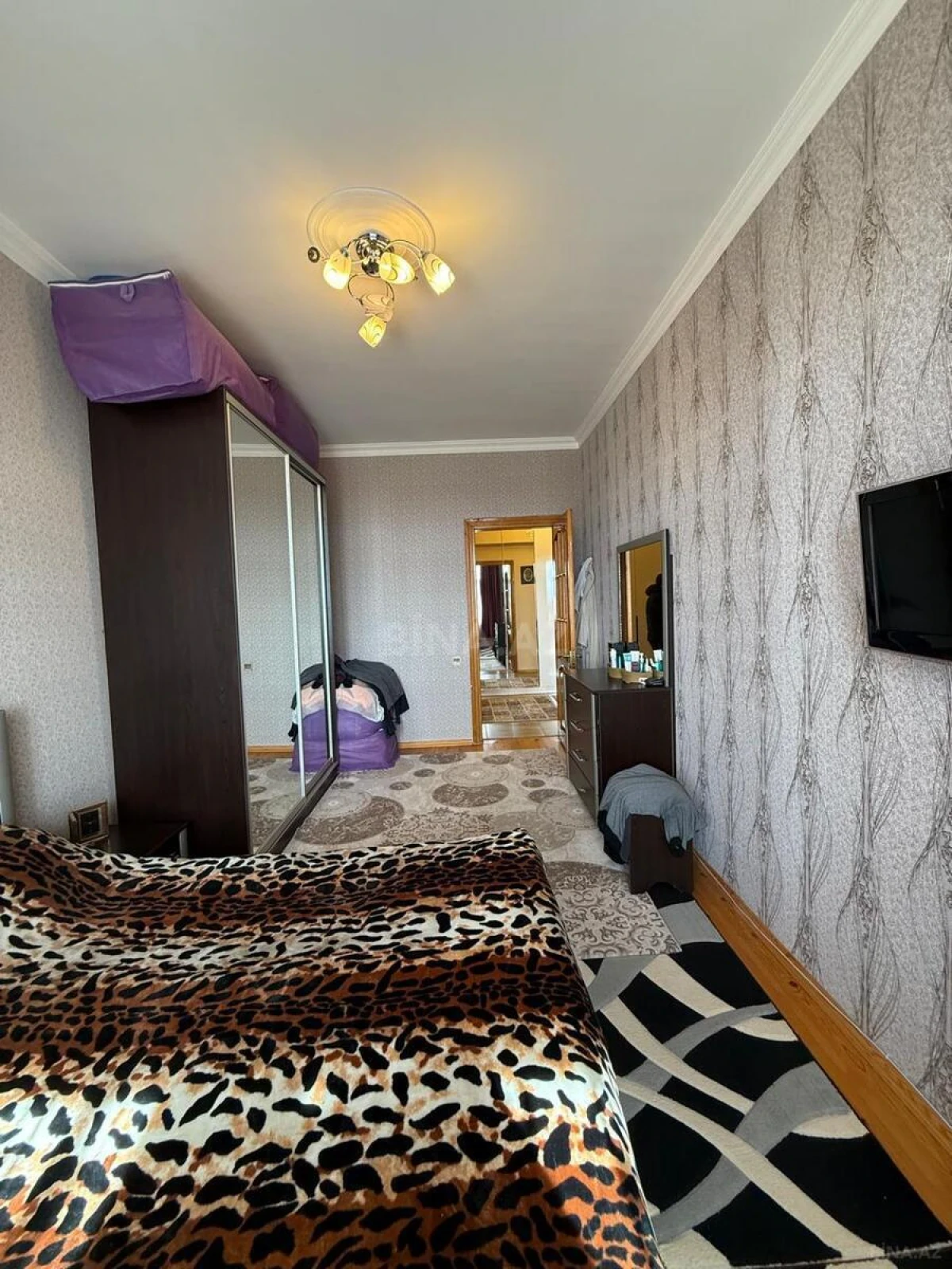 Satılır 3 otaqlı mənzil 130 m²