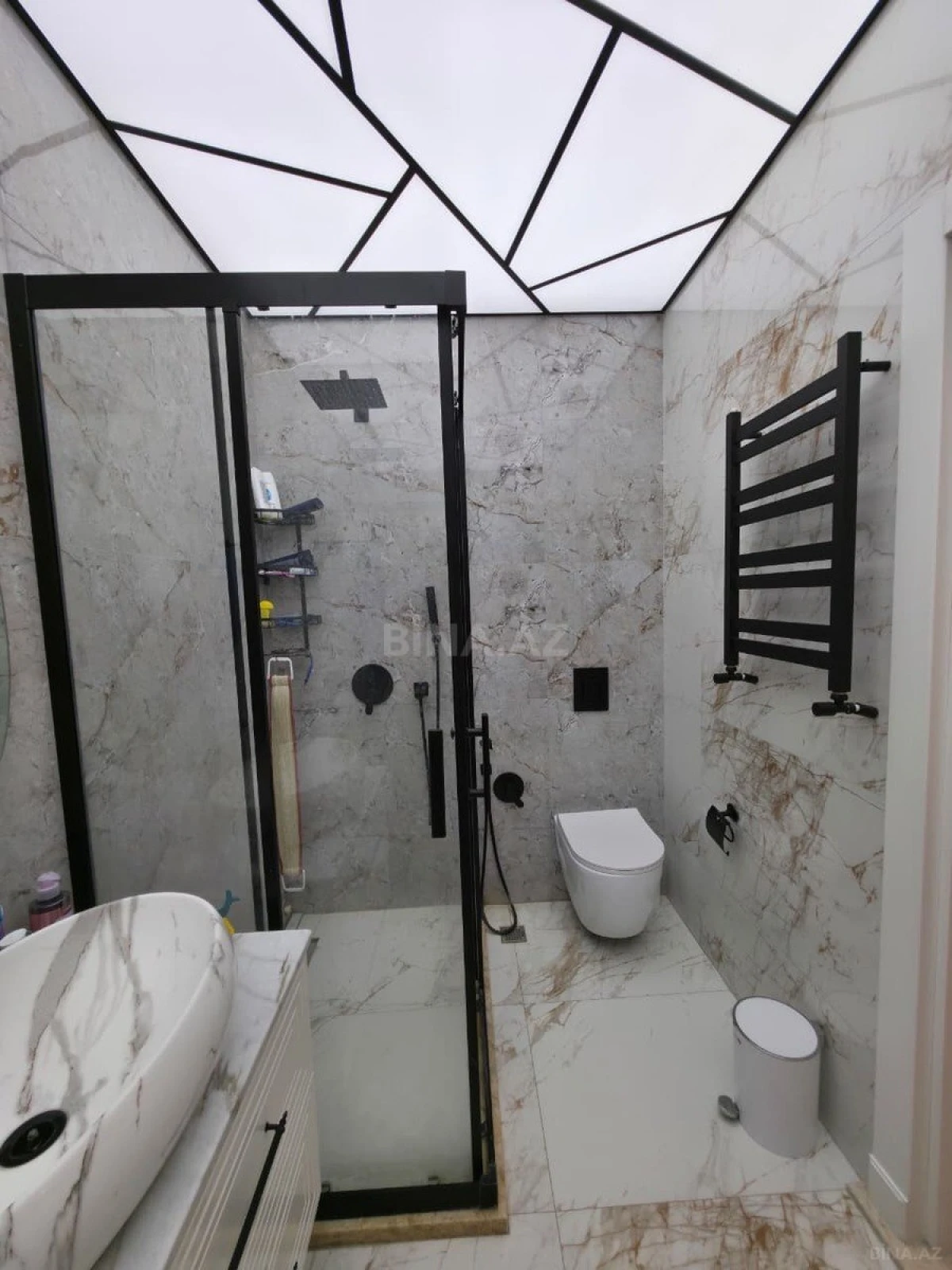 Satılır 4 otaqlı mənzil 130 m²