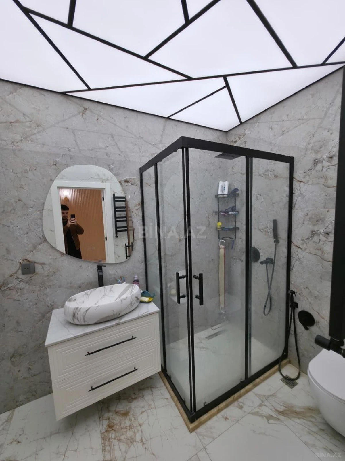 Satılır 4 otaqlı mənzil 130 m²