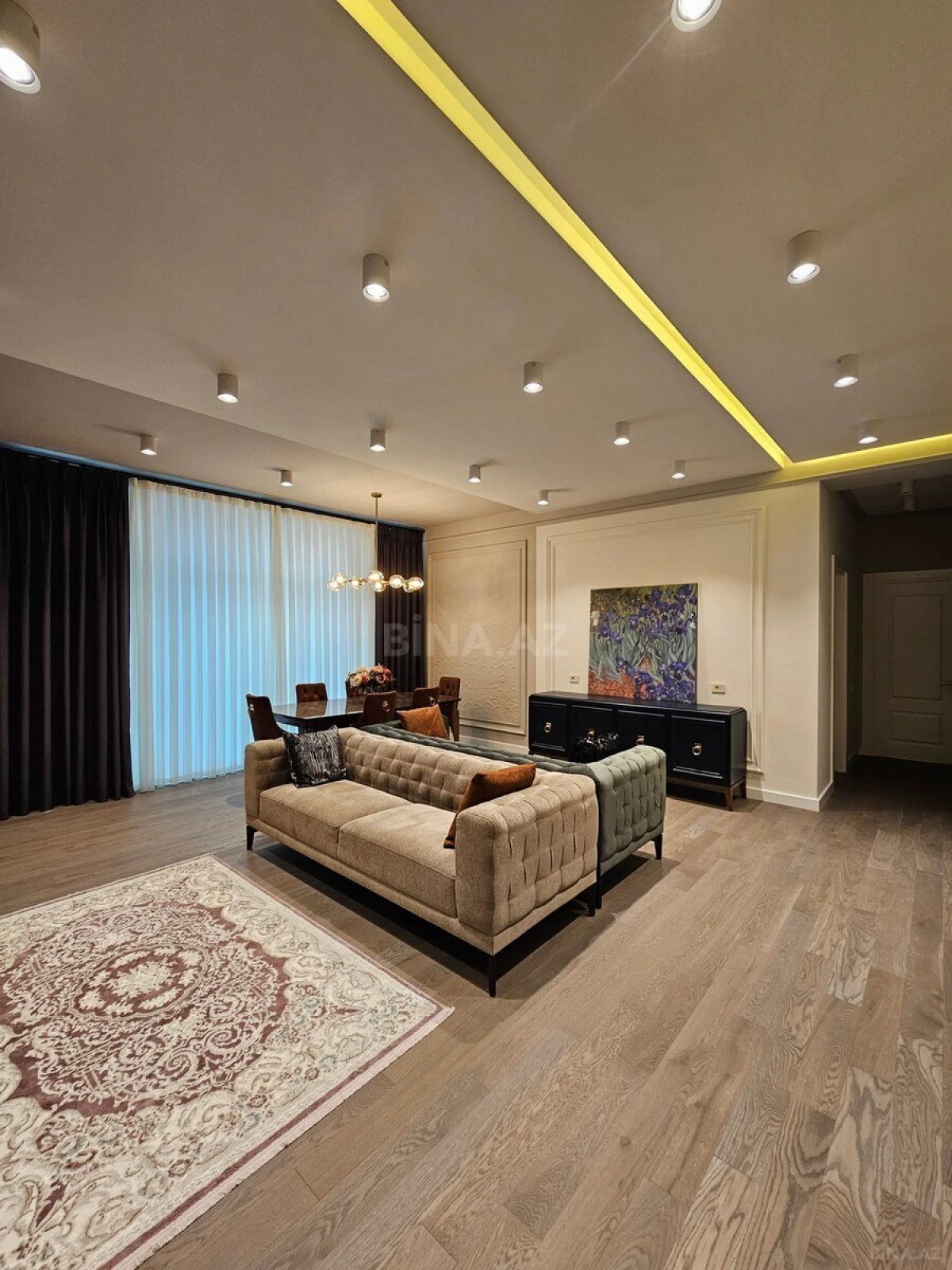 Satılır 3 otaqlı mənzil 153 m²