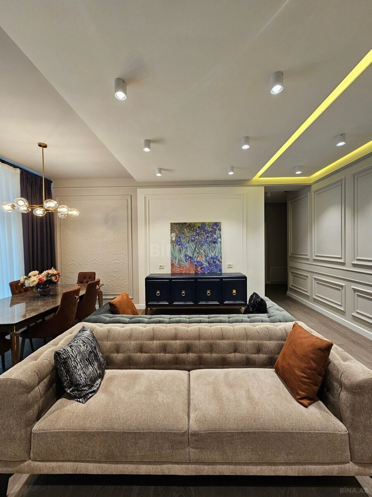 Satılır 3 otaqlı mənzil 153 m²