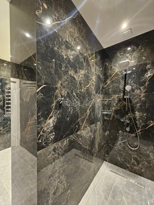 Satılır 3 otaqlı mənzil 153 m²