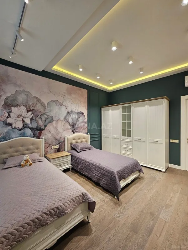 Satılır 3 otaqlı mənzil 153 m²