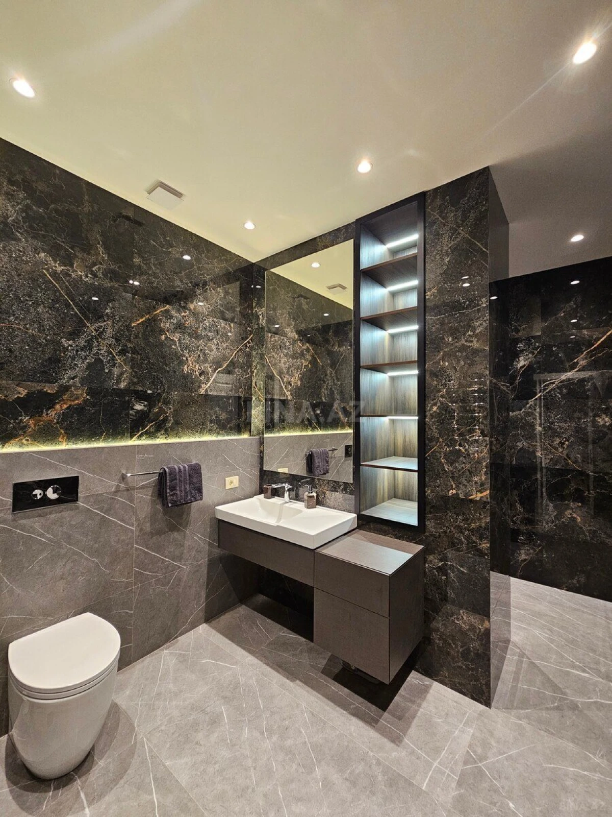 Satılır 3 otaqlı mənzil 153 m²