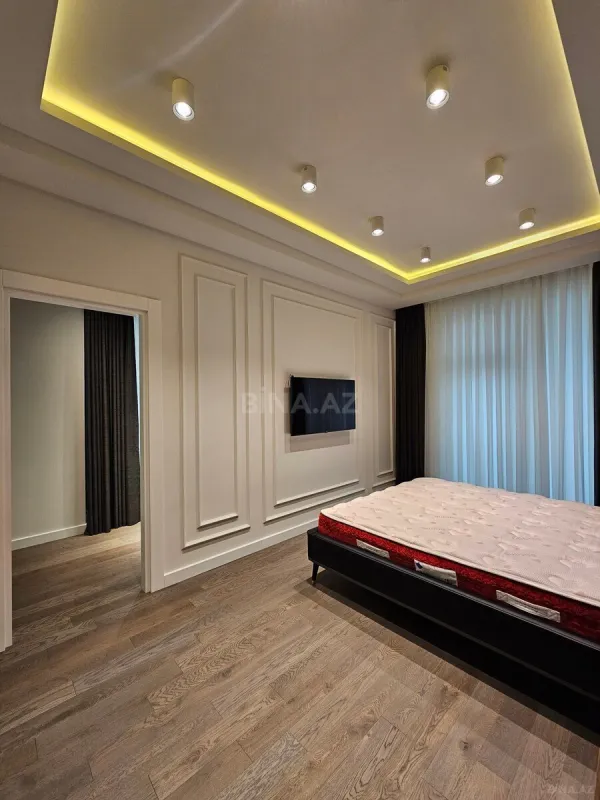 Satılır 3 otaqlı mənzil 153 m²