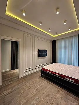 Satılır 3 otaqlı mənzil 153 m²
