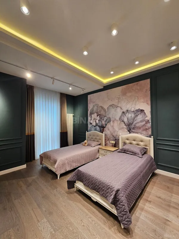 Satılır 3 otaqlı mənzil 153 m²