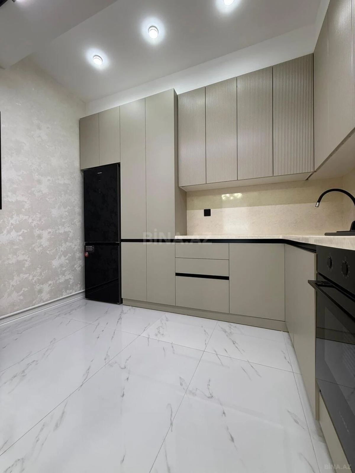 Satılır 3 otaqlı mənzil 91 m²