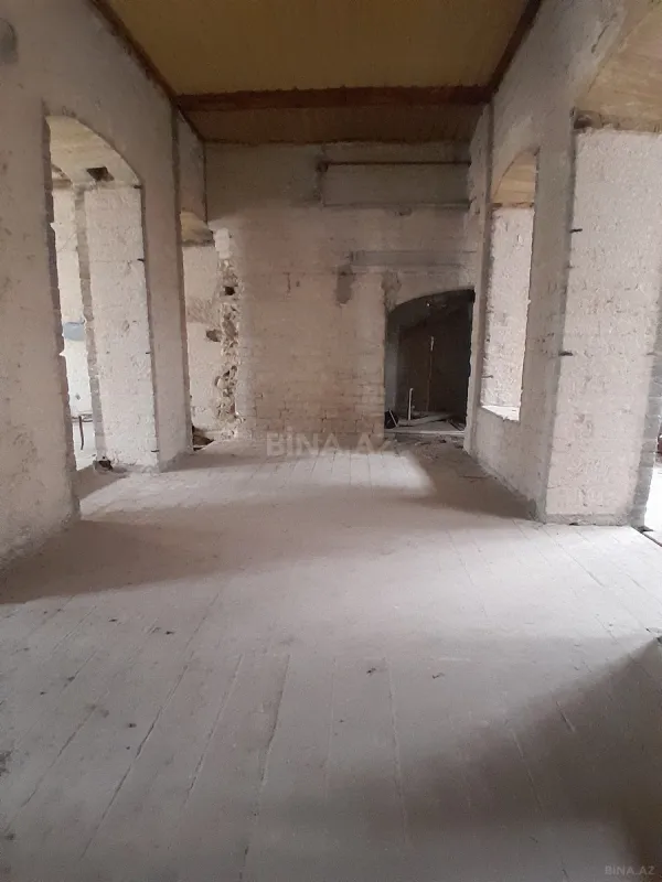 Satılır 4 otaqlı mənzil 130 m²