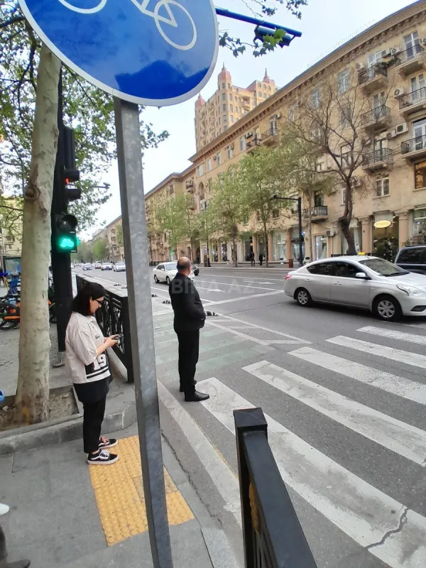 Satılır 4 otaqlı mənzil 130 m²